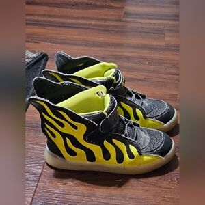 Boys Shoes Size 3